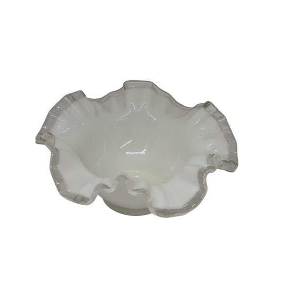 VTG Fenton White Silver Crest Milk Glass Ruffled Console Bowl 7"x3" Centerpiece - Picture 1 of 7